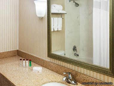 Hotel Ramada Plaza By Wyndham Downtown Capitol Park 3*