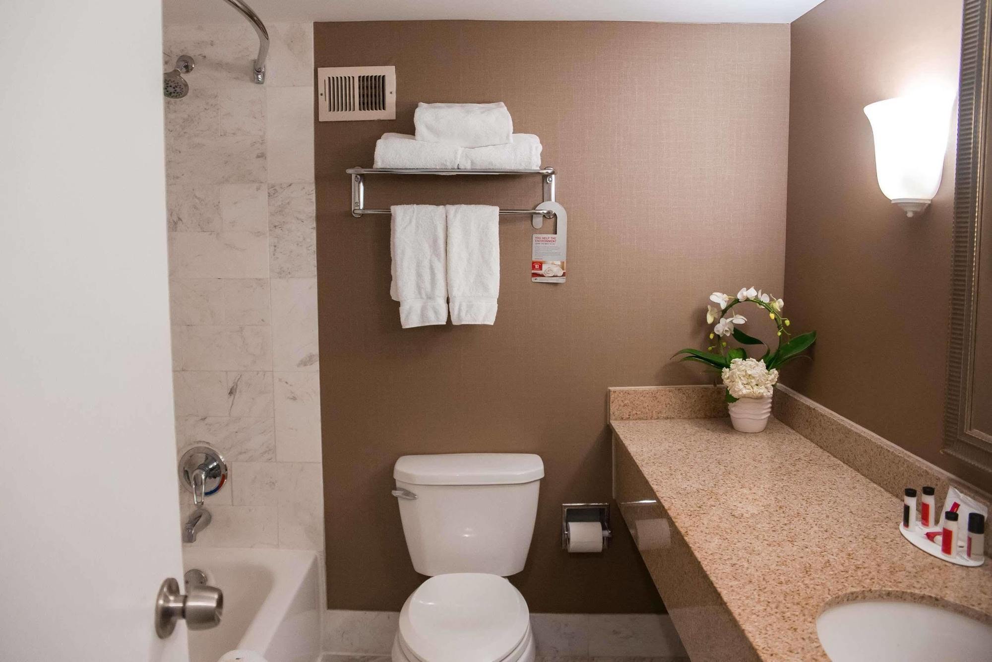 Hotel Ramada Plaza By Wyndham Downtown Capitol Park