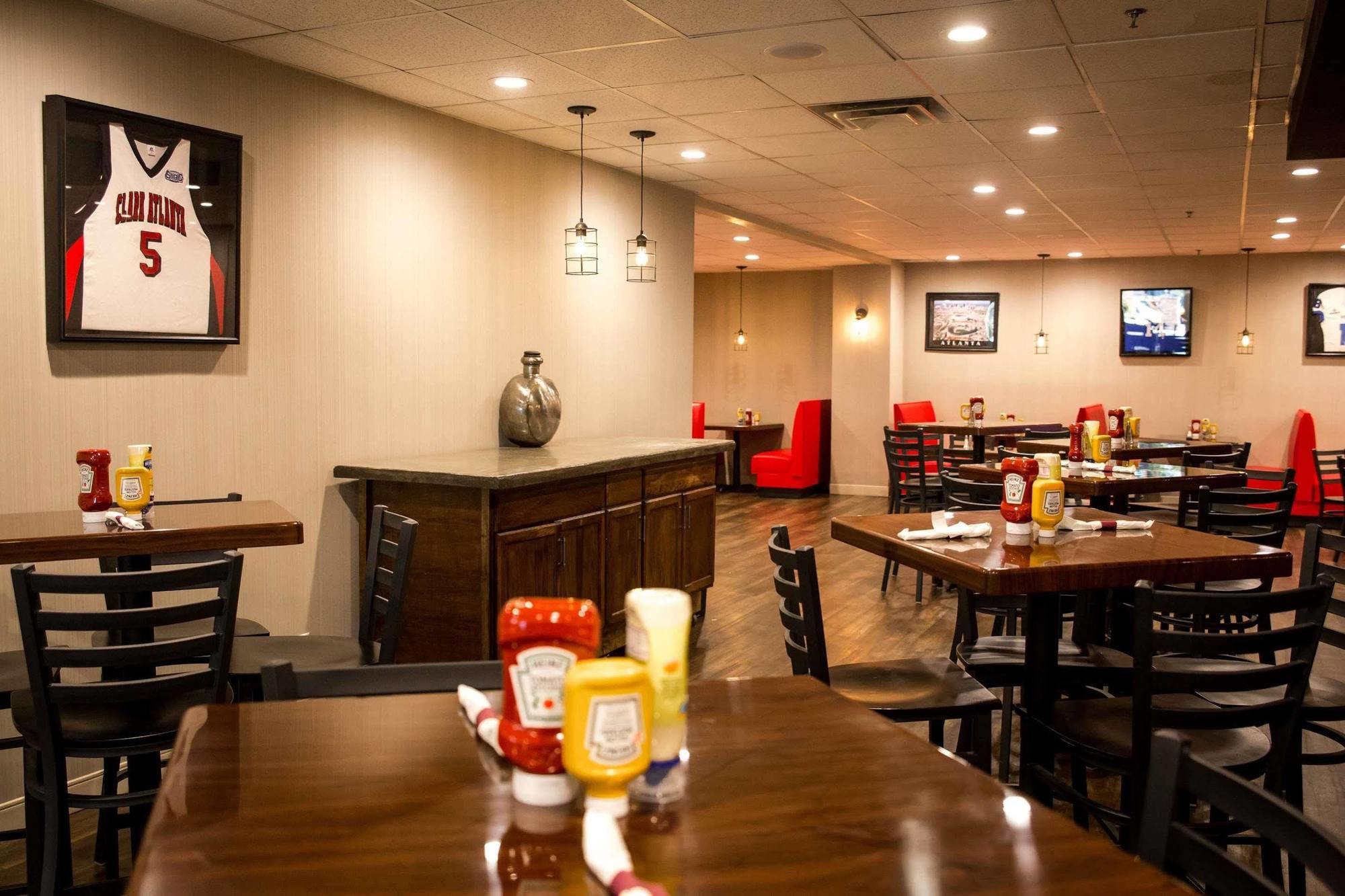 Ramada Plaza By Wyndham Downtown Capitol Park 3* Atlanta