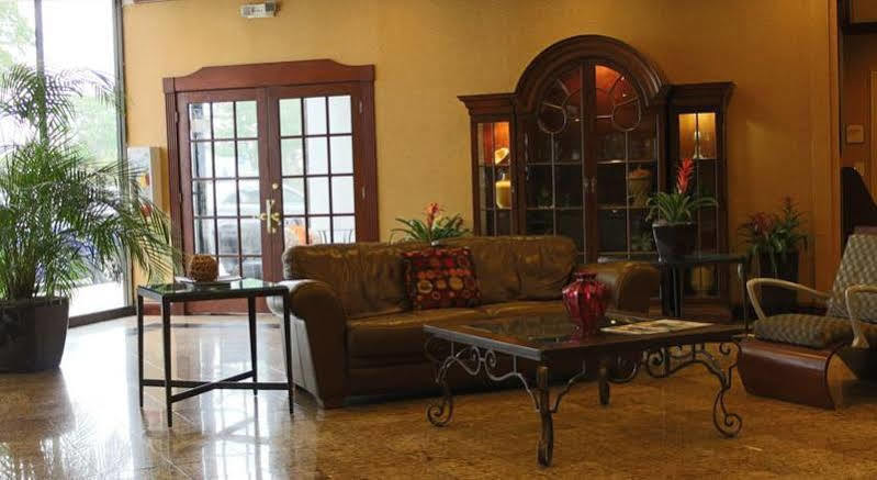 Hotel Ramada Plaza By Wyndham Downtown Capitol Park 3*