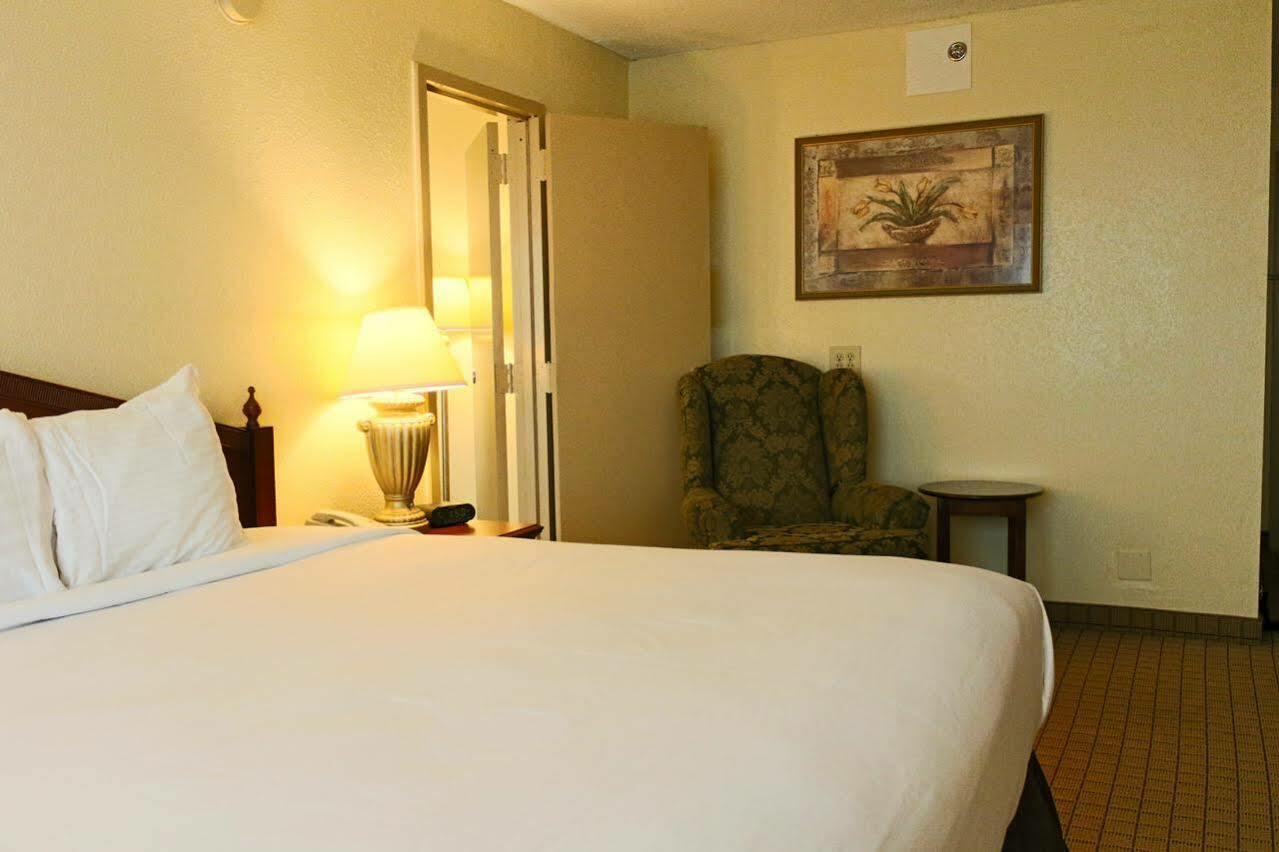 Ramada Plaza By Wyndham Downtown Capitol Park 3* Atlanta