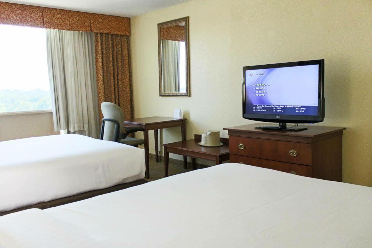 Ramada Plaza By Wyndham Downtown Capitol Park 3*
