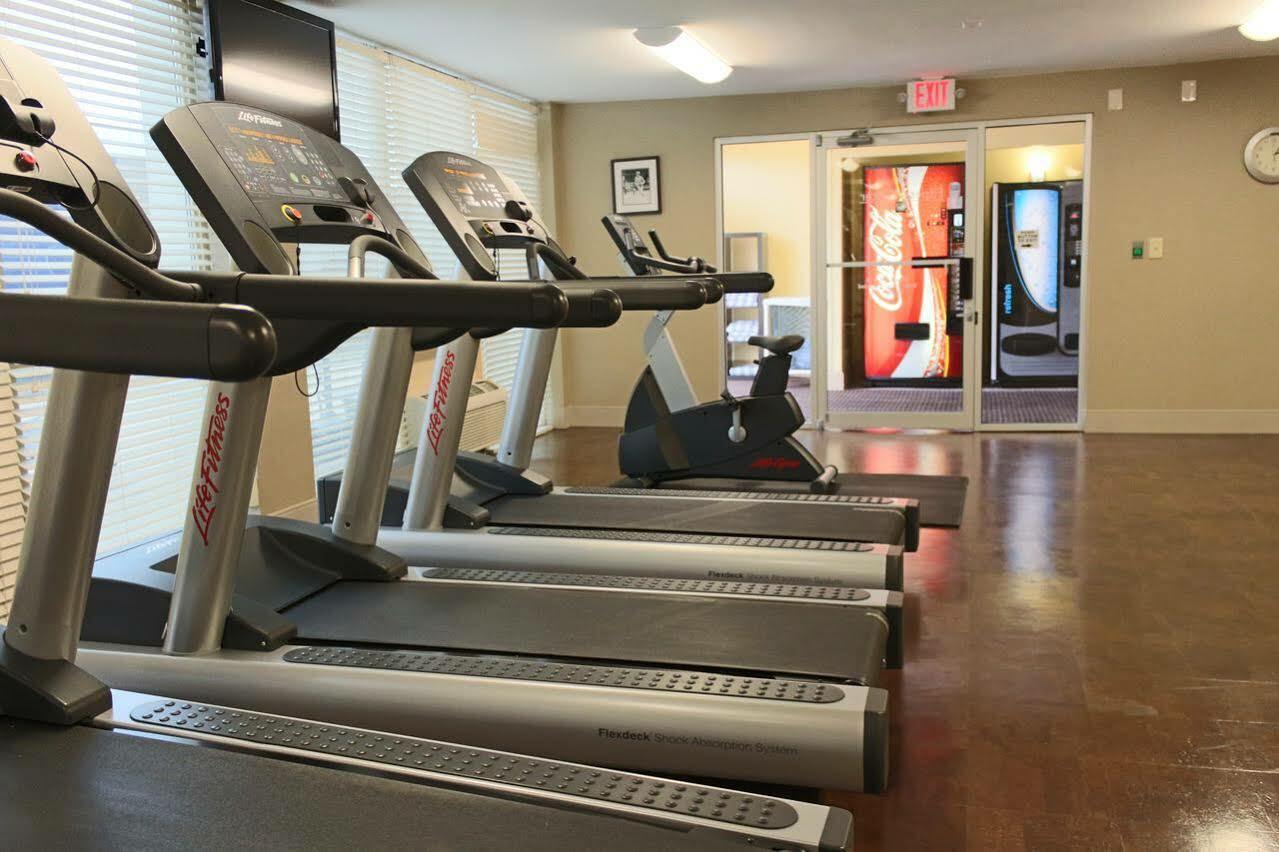 Hotel Ramada Plaza By Wyndham Downtown Capitol Park 3*
