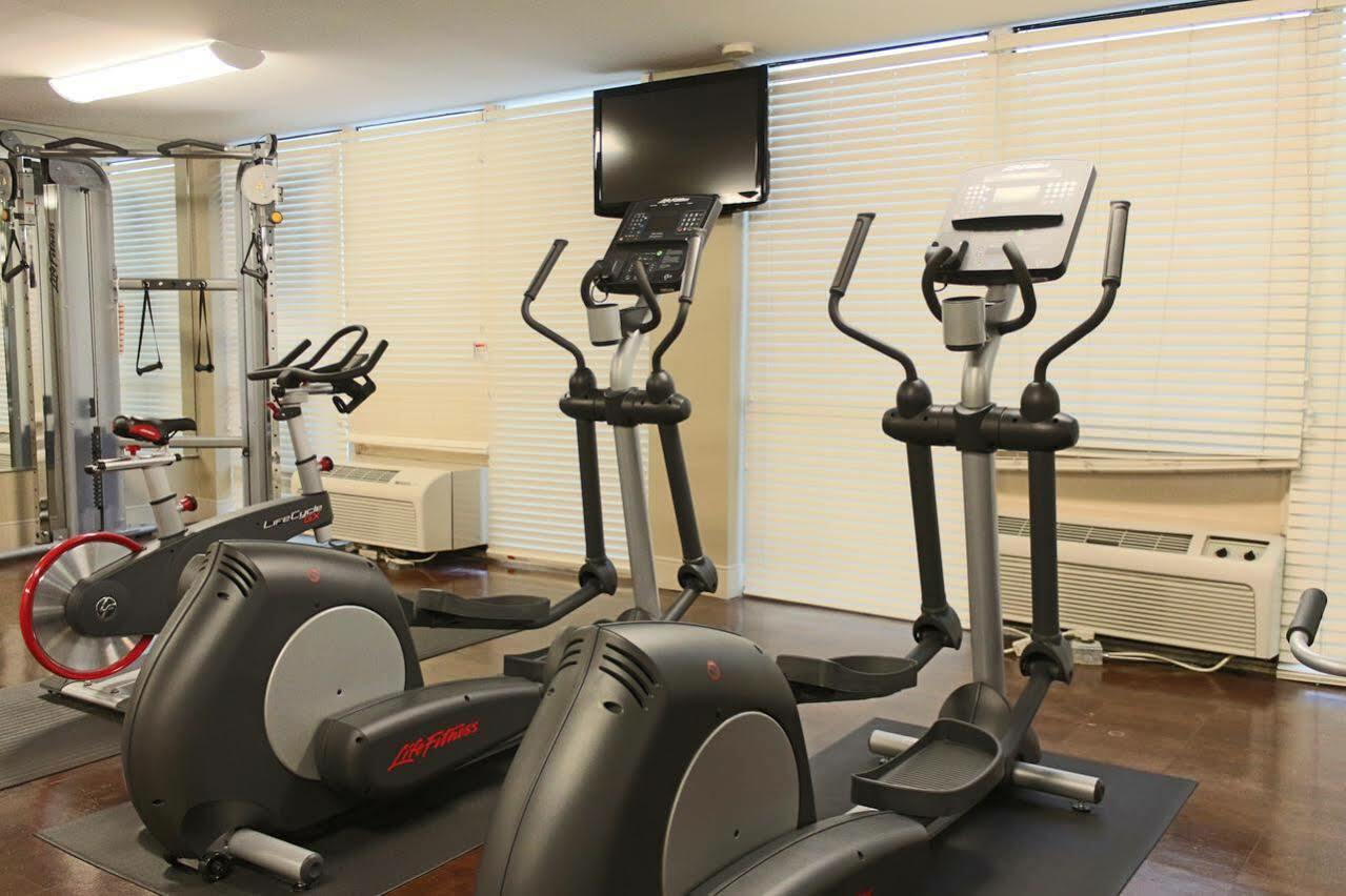 Ramada Plaza By Wyndham Downtown Capitol Park Hotel 3*